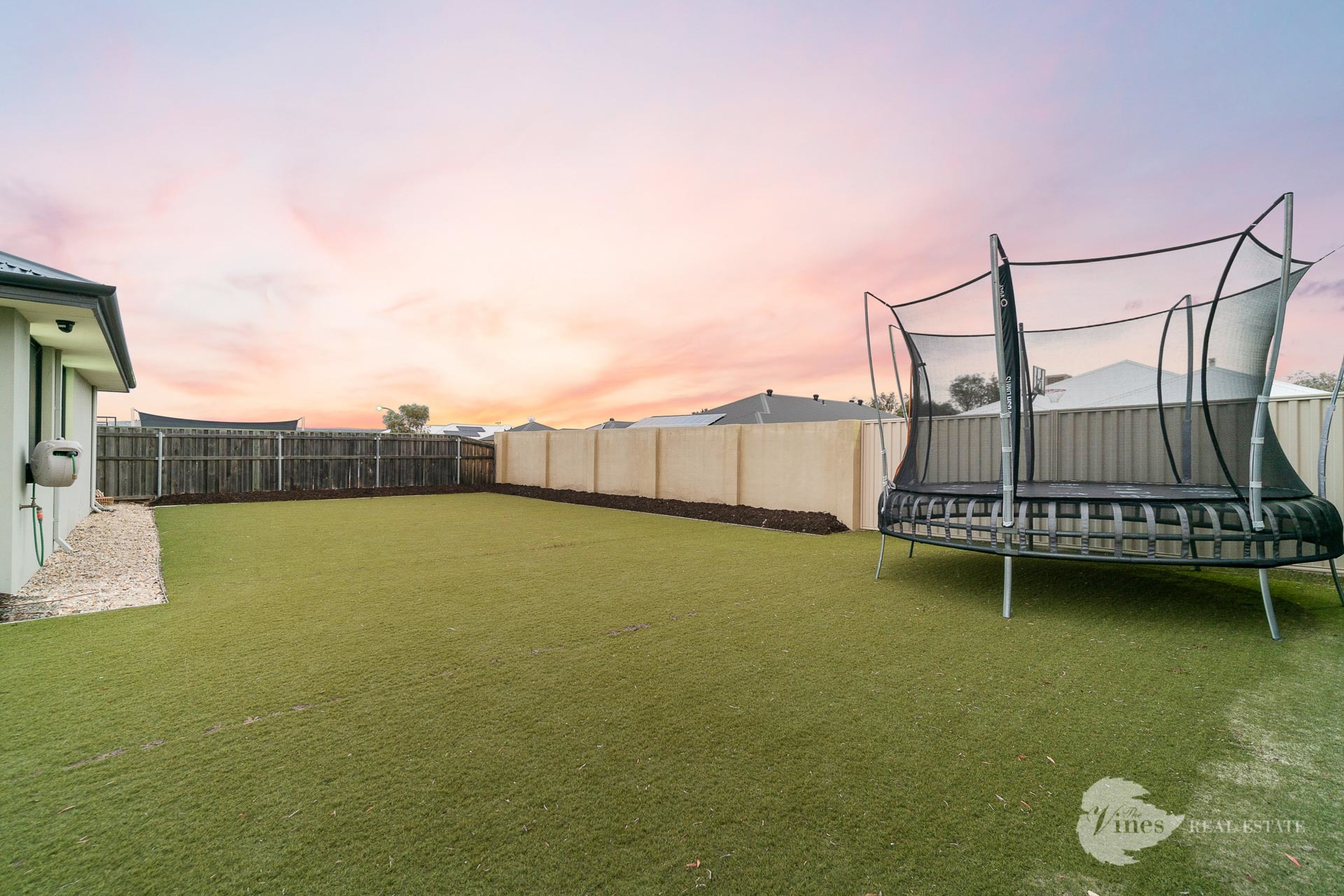 10 Bentall Way, The Vines - Image 1