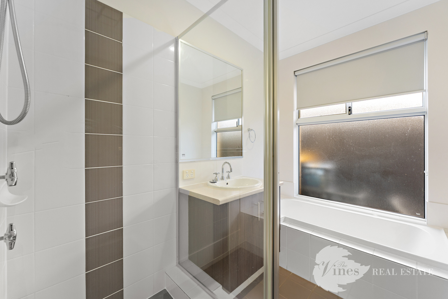 42 Wishard Avenue, Aveley - Thumbnail 6