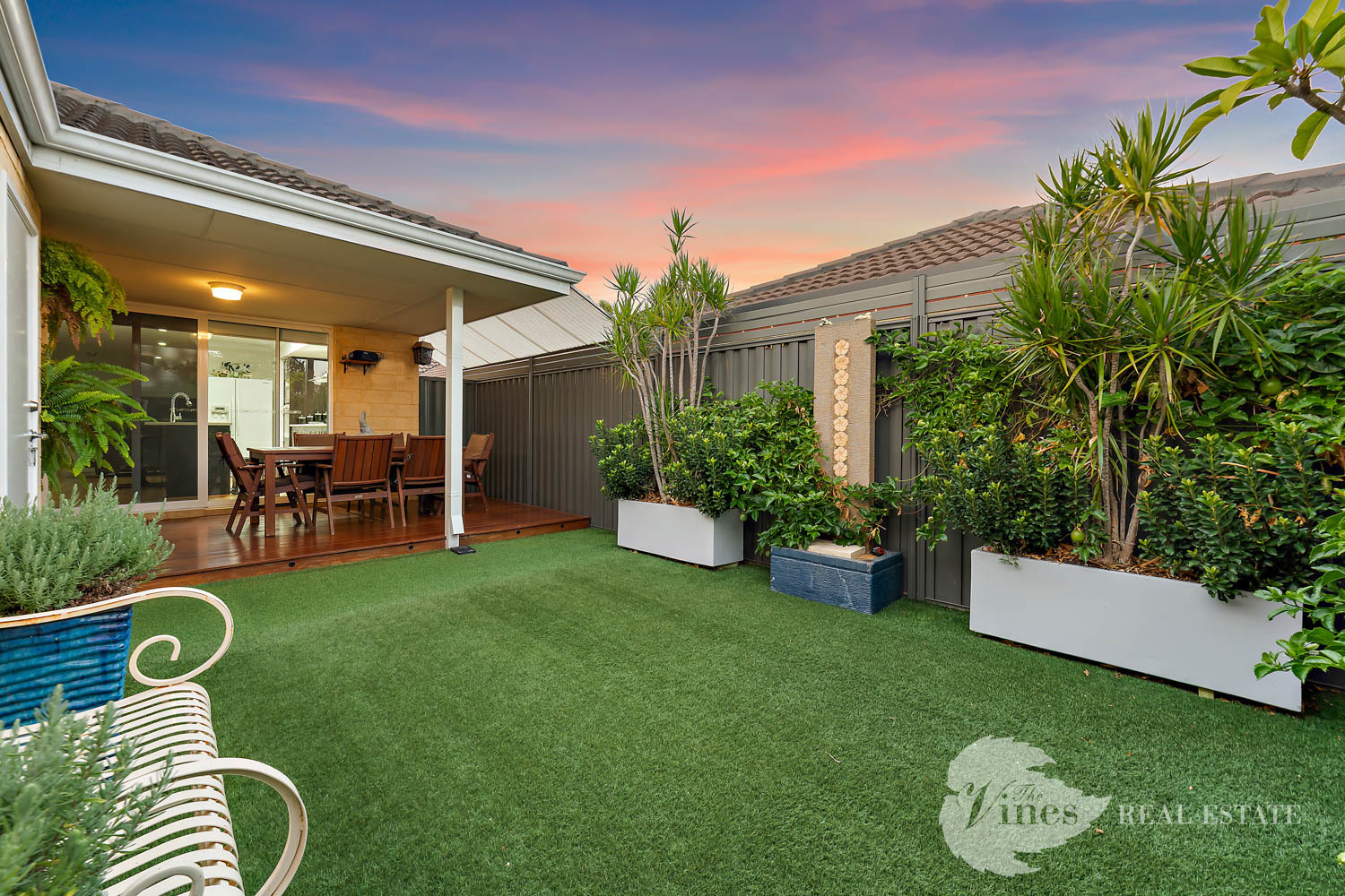 42 Wishard Avenue, Aveley - Thumbnail 3