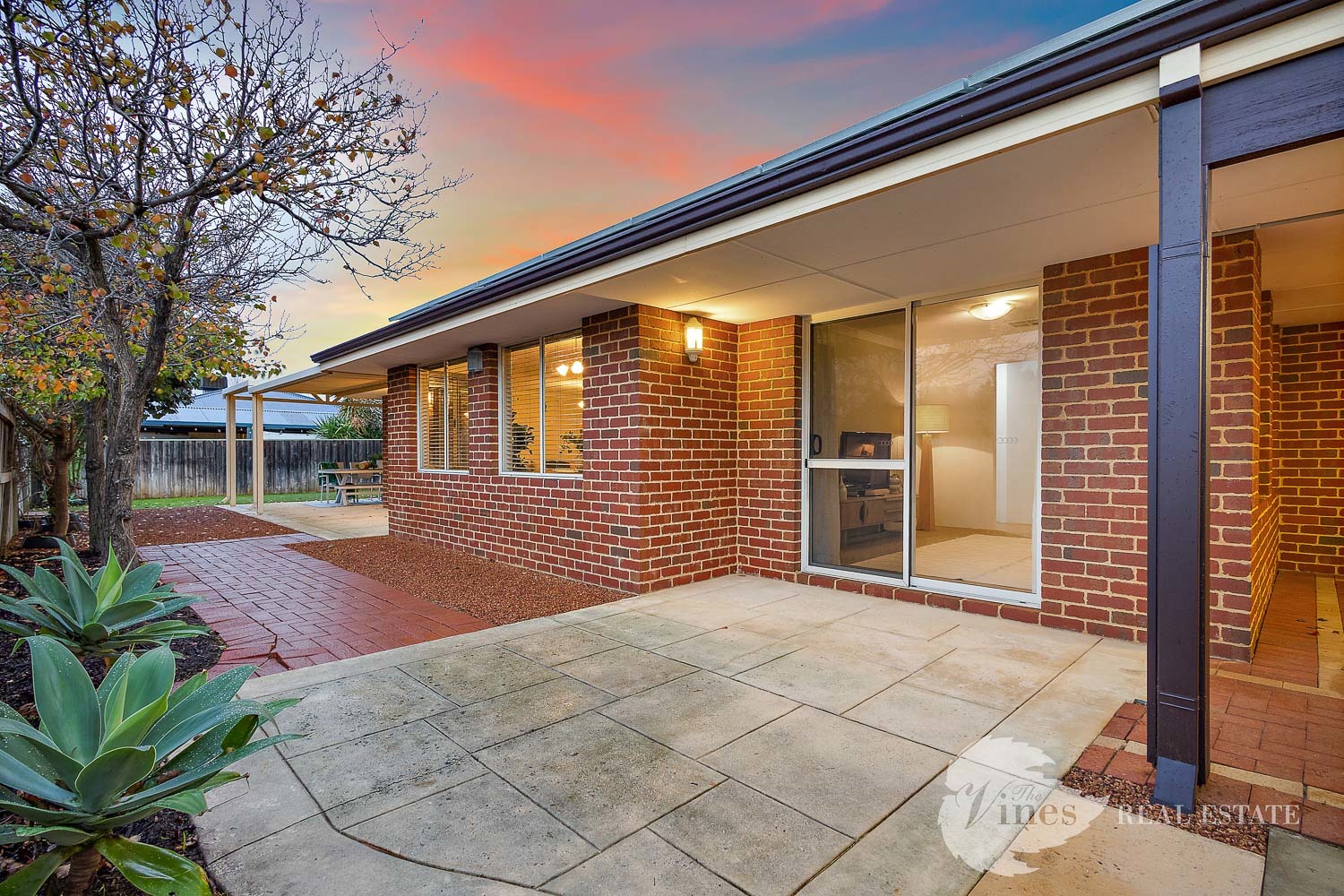 11 Welara Circle, Henley Brook - Thumbnail 2