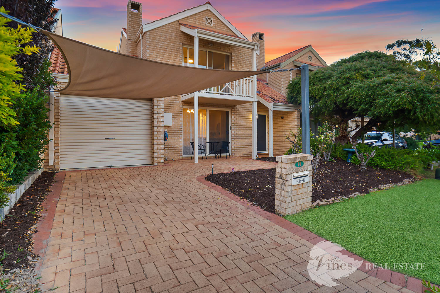 14 Lakefront Circle, The Vines, WA 6069