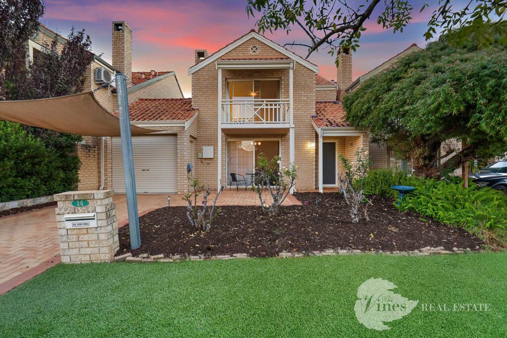14 Lakefront Circle, The Vines, WA 6069