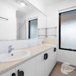 44 Adlington Way, The Vines