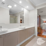 21 Ragly Way, The Vines